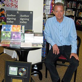 Glenn Harrold at his Waterstones book signing